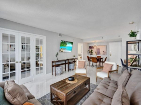 High Floor Beachfront Condo Beach Service 1509
